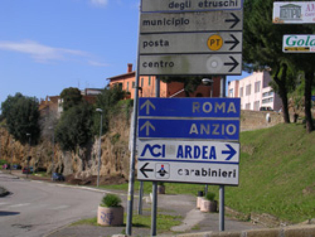 Asfaltata via Cattolica, ad Ardea, nel quartiere Nuova Florida - 