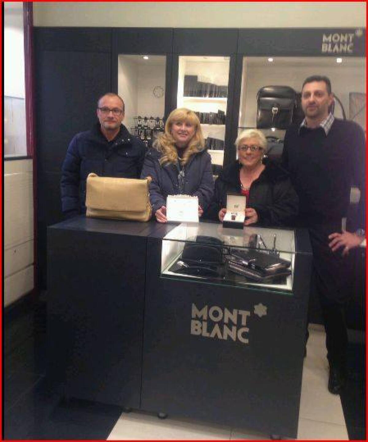 SuperRiffa, i vincitori ricevono i premi presso la Gioielleria Sblano - 