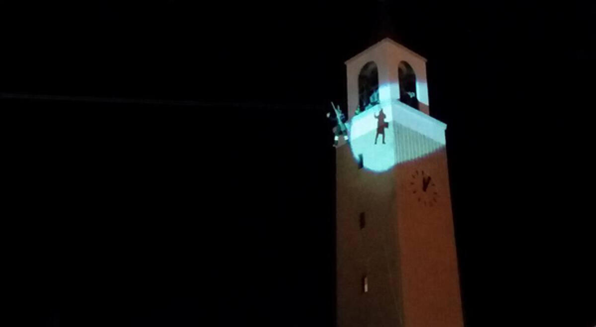 La discesa della Befana dal Campanile incanta Aprilia IL VIDEO - 