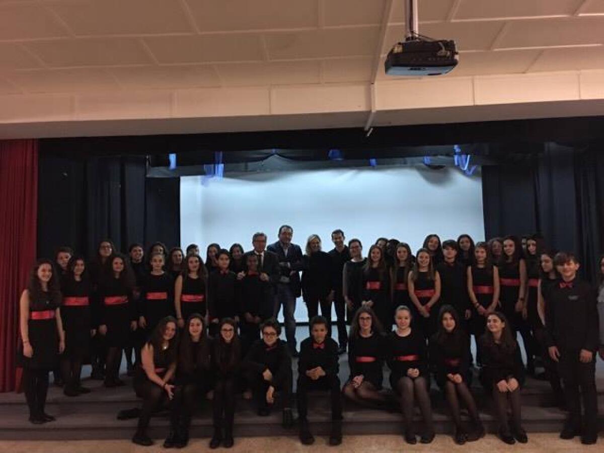 Il coro della Pascoli di Aprilia a Sanremo, la diretta oggi su Rai Uno - 