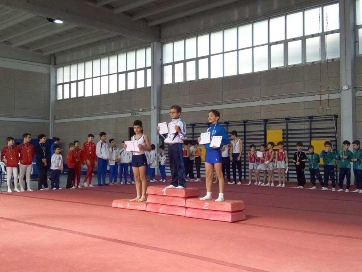 CORI - Al Palasport di Stoza le gare agonistiche regionali di ginnastica artistica maschile. - 