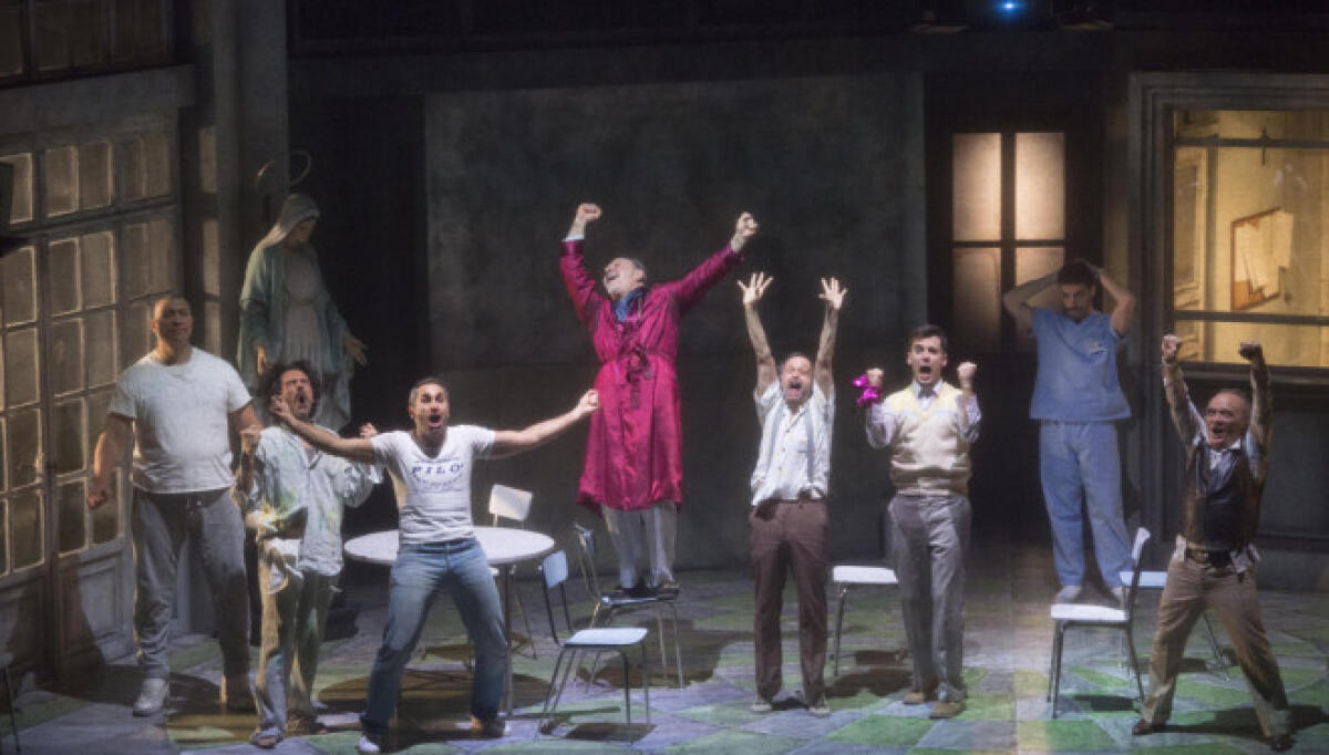 Teatro - "Qualcuno volò sul nido del cucùlo" strega Aprilia, lunghi applausi per lo spettacolo di Gassman - 