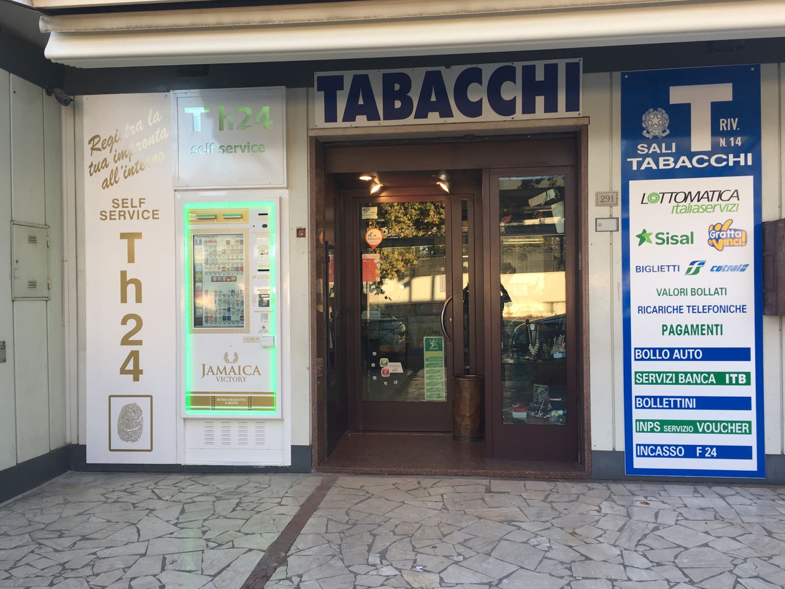 la tabaccheria Tomei di Aprilia