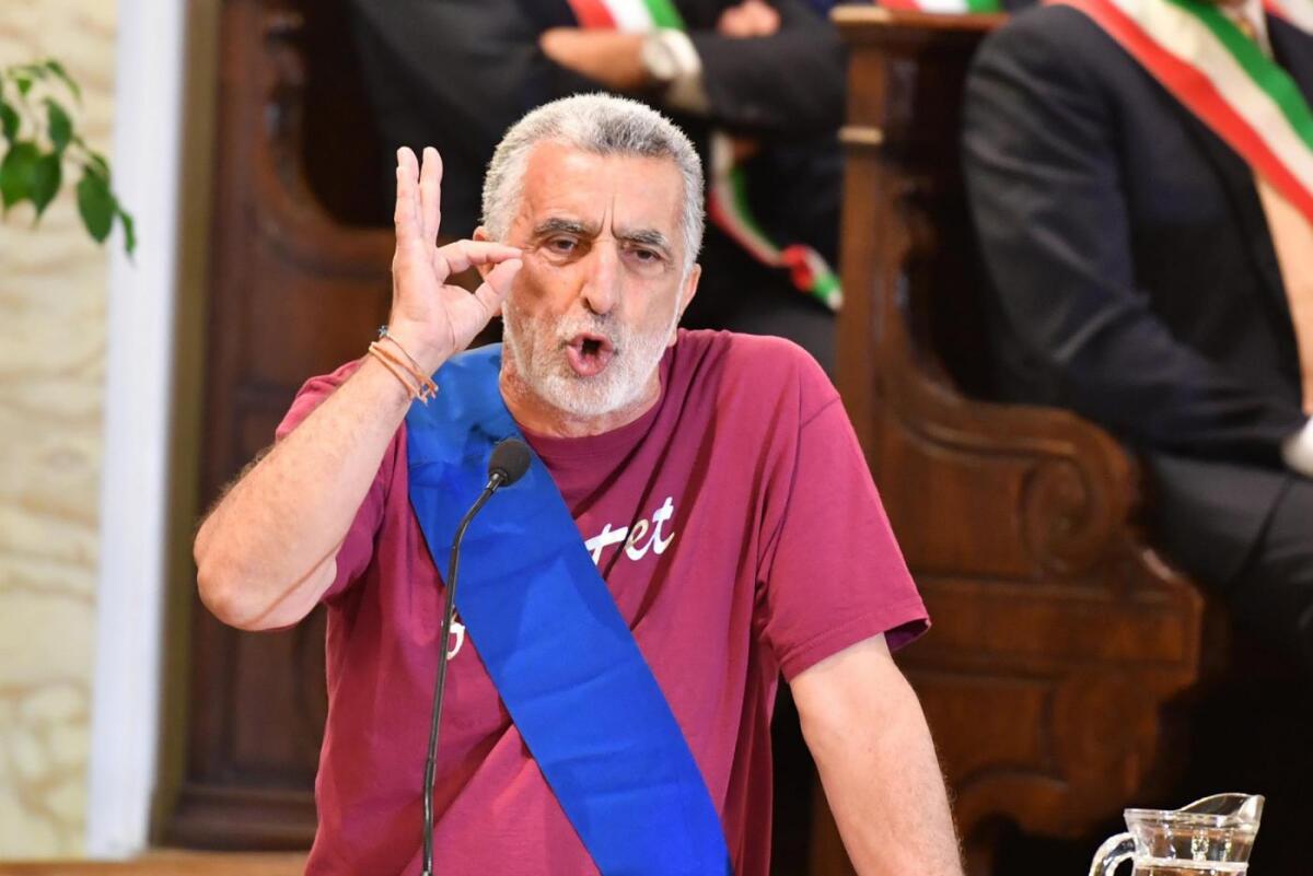 LATINA - Il Sindaco di Messina, Accorinti, per il primo incontro di “Comuni… in Comune”. - 