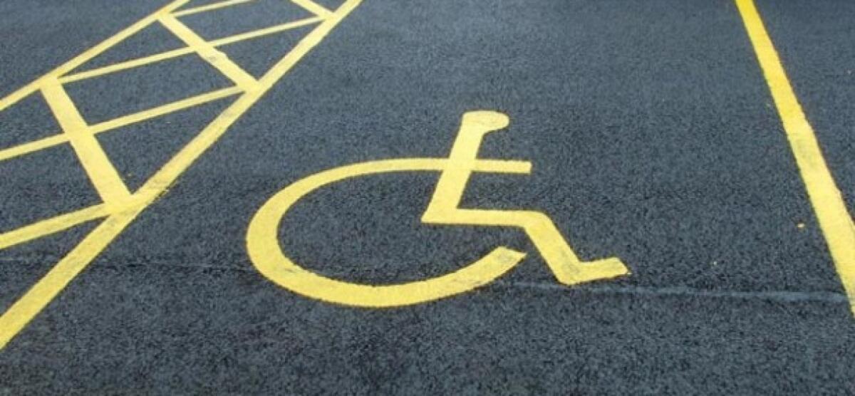 Parcheggio per disabili “ad personam”: a Latina, anni fa, un funzionario del Comune ha abolito questo diritto. - 