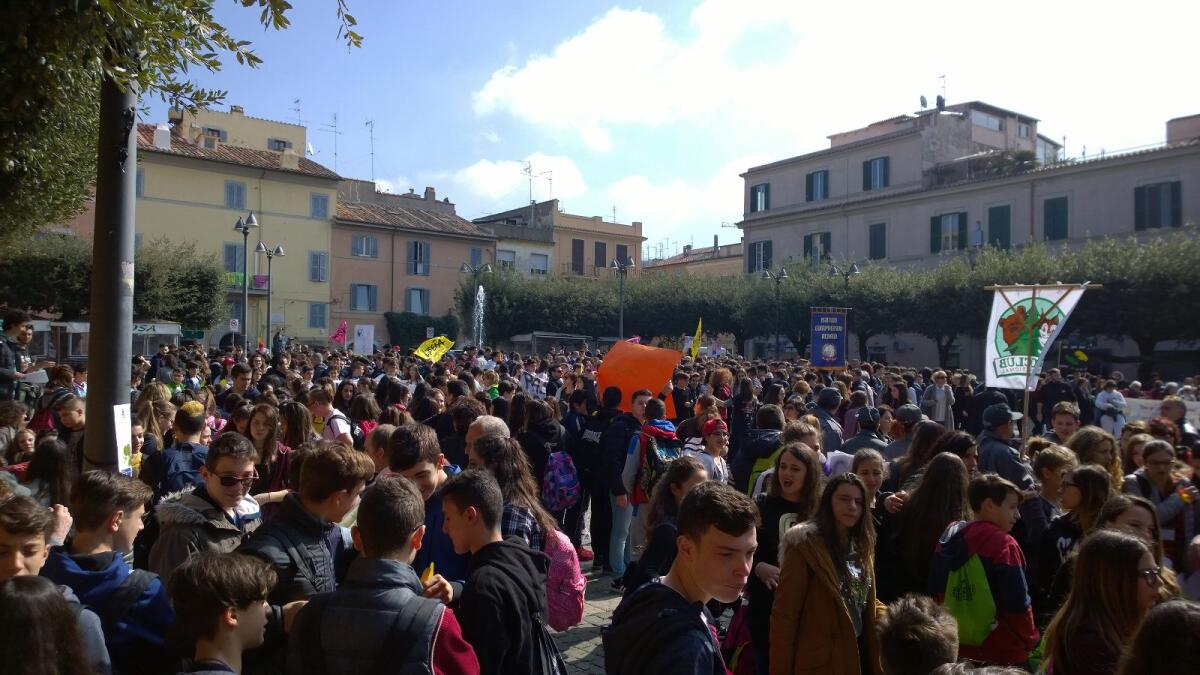Giornata della Memoria, in migliaia per il corteo ad Albano - 