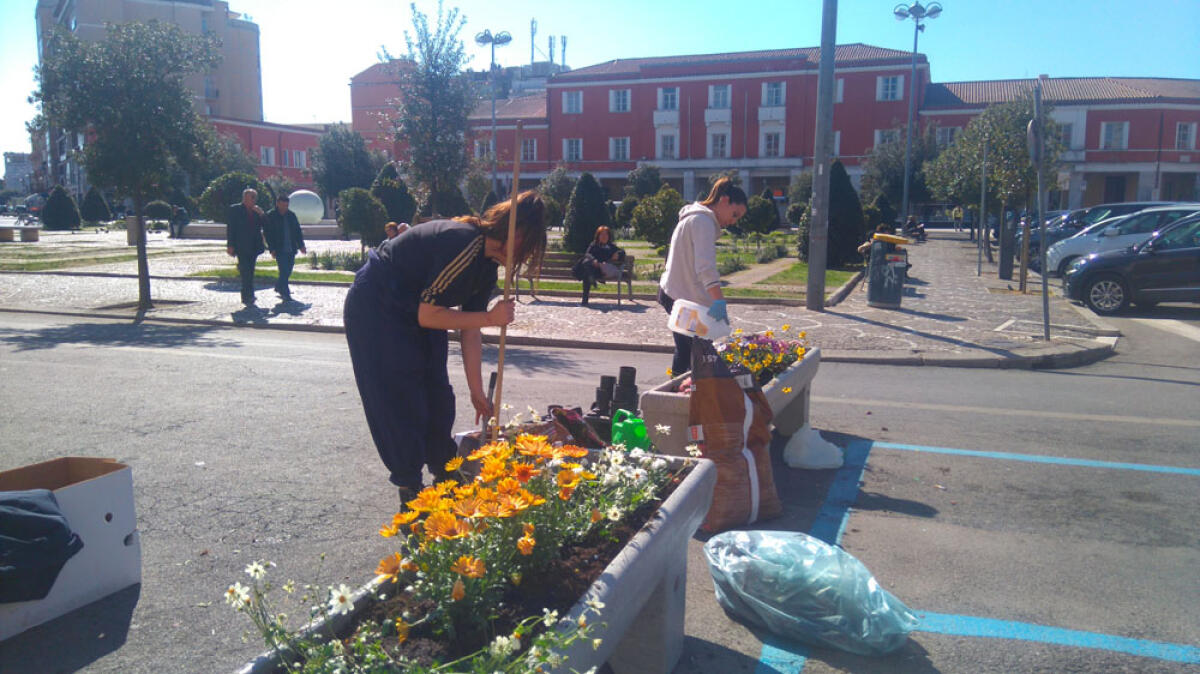 LATINA – Studenti all’opera per riqualificare il verde pubblico della città. - 