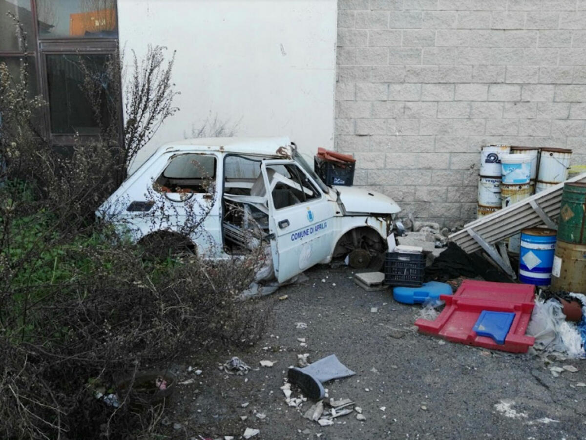 La denuncia dei Grillini Apriliani: "Degrado infinito all'autoparco" - 