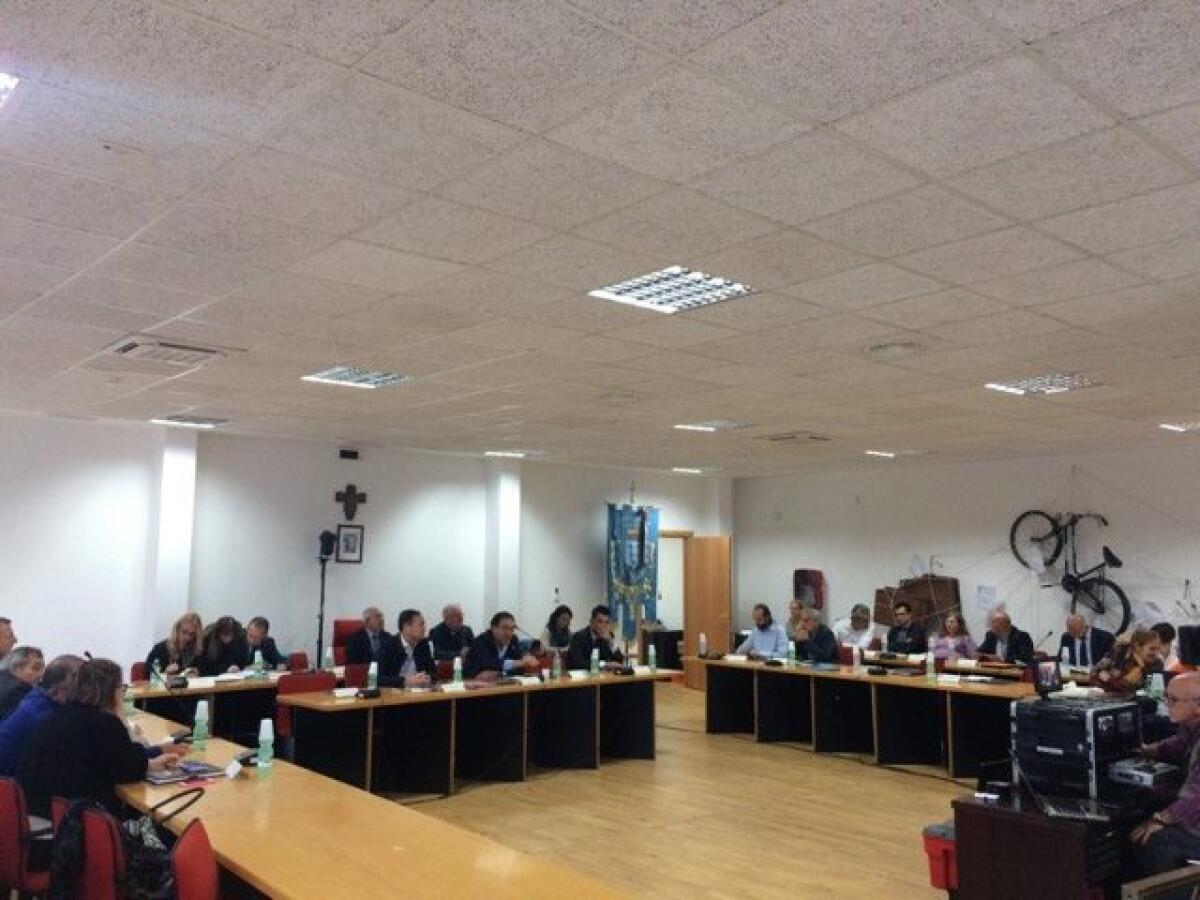 APRILIA - "Temi di pura illazione e campagna diffamatoria, noi siamo con il sindaco" - 