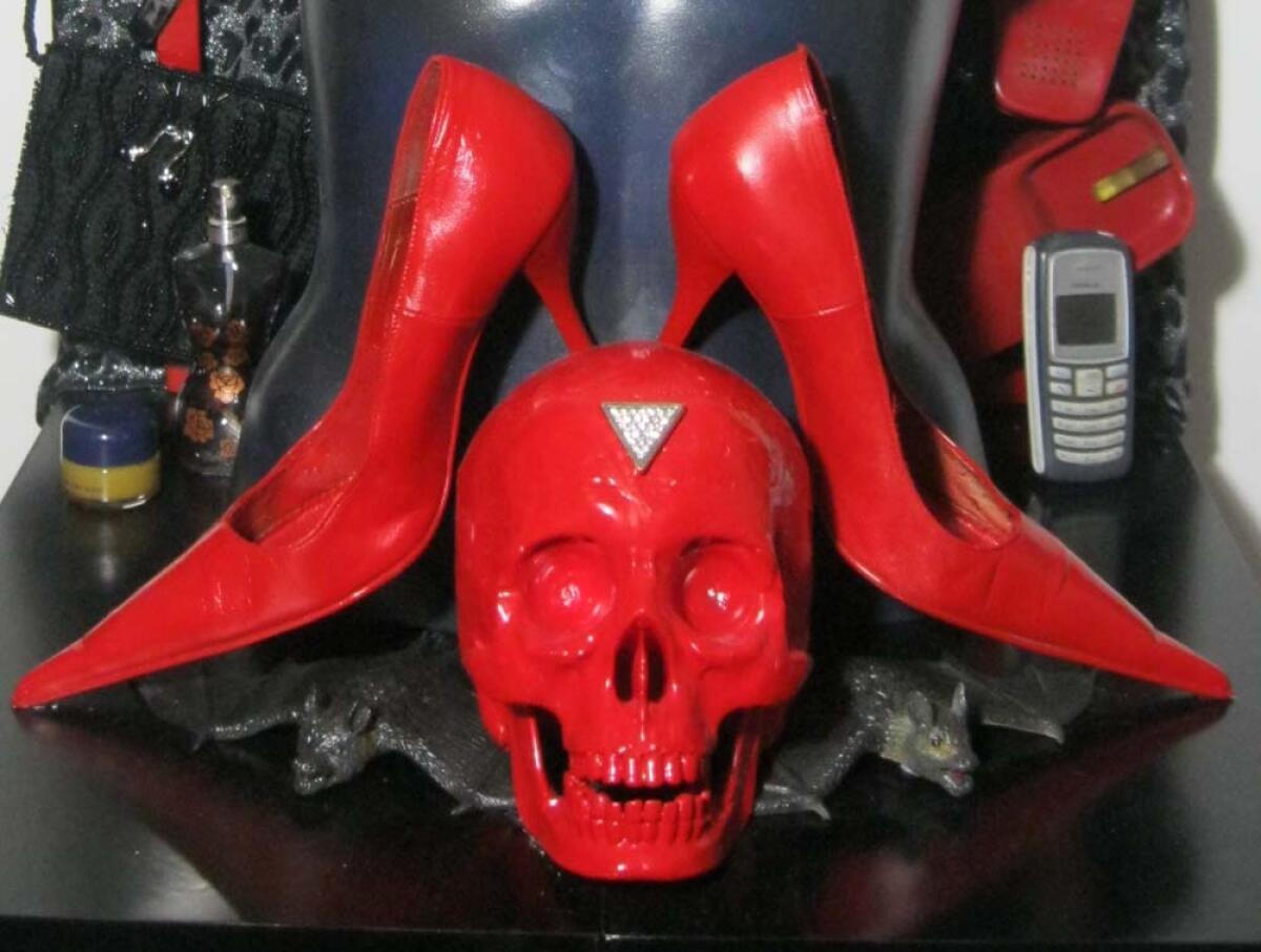 Femminicidio, l'opera del maestro Guadagnuolo inaugurata ad Aprilia dalla Cucinotta - 