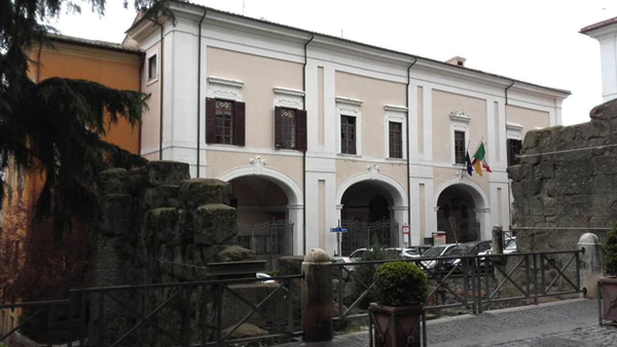 ALBANO – Avviati i lavori di manutenzione sui marciapiedi di Pavona. - 