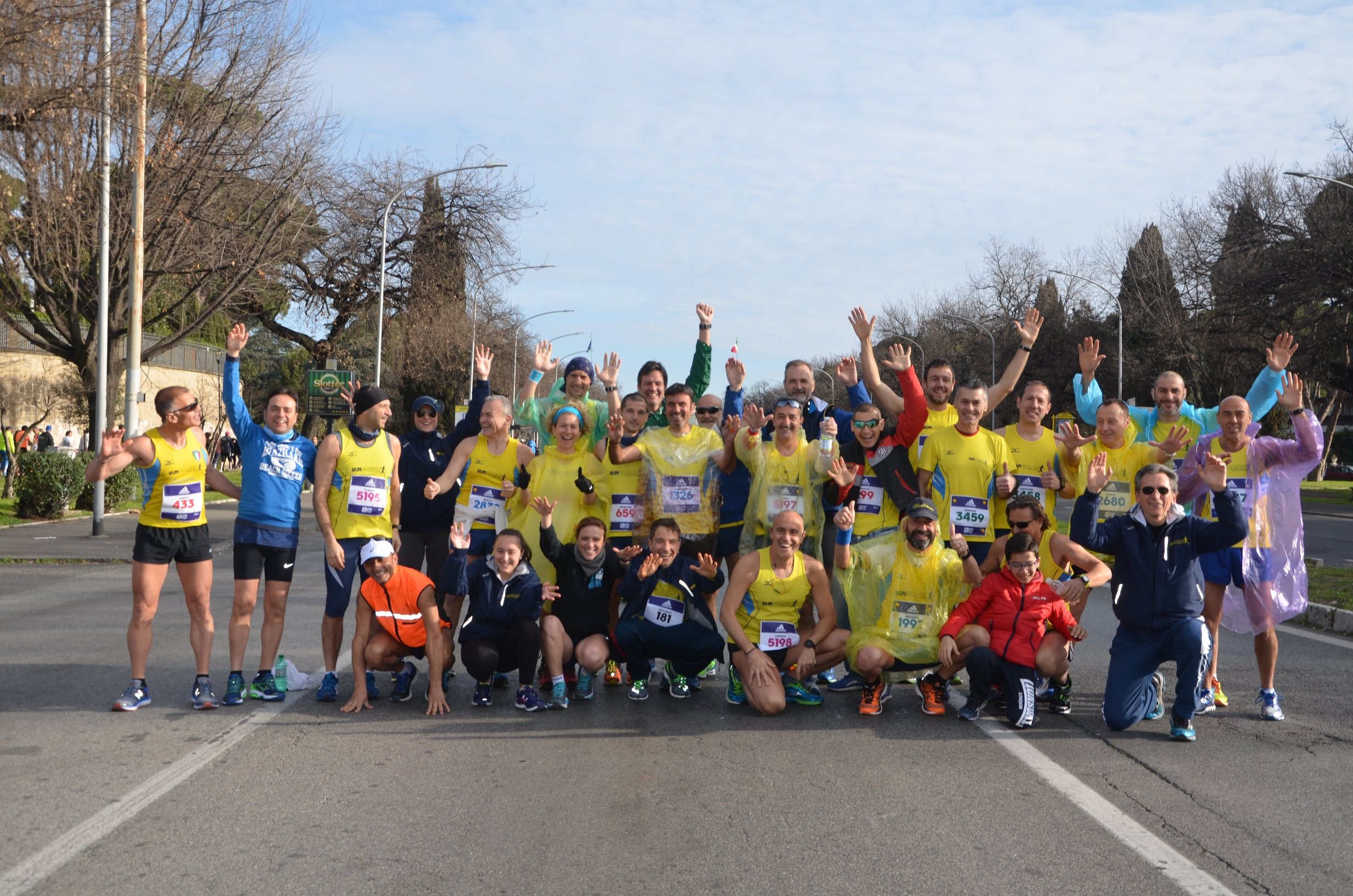 Il gruppo di atleti della Runforever Aprilia
