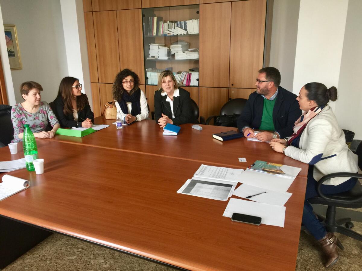 Occupazione abusiva di posti per disabili, il Sindaco di Cisterna incontra Arianna e la Lega Nazionale Fibrosi Cistica - 