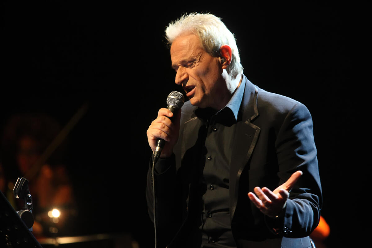 Gaeta, questa sera lo show per i 50 anni di carriera di Amedeo Minghi - 