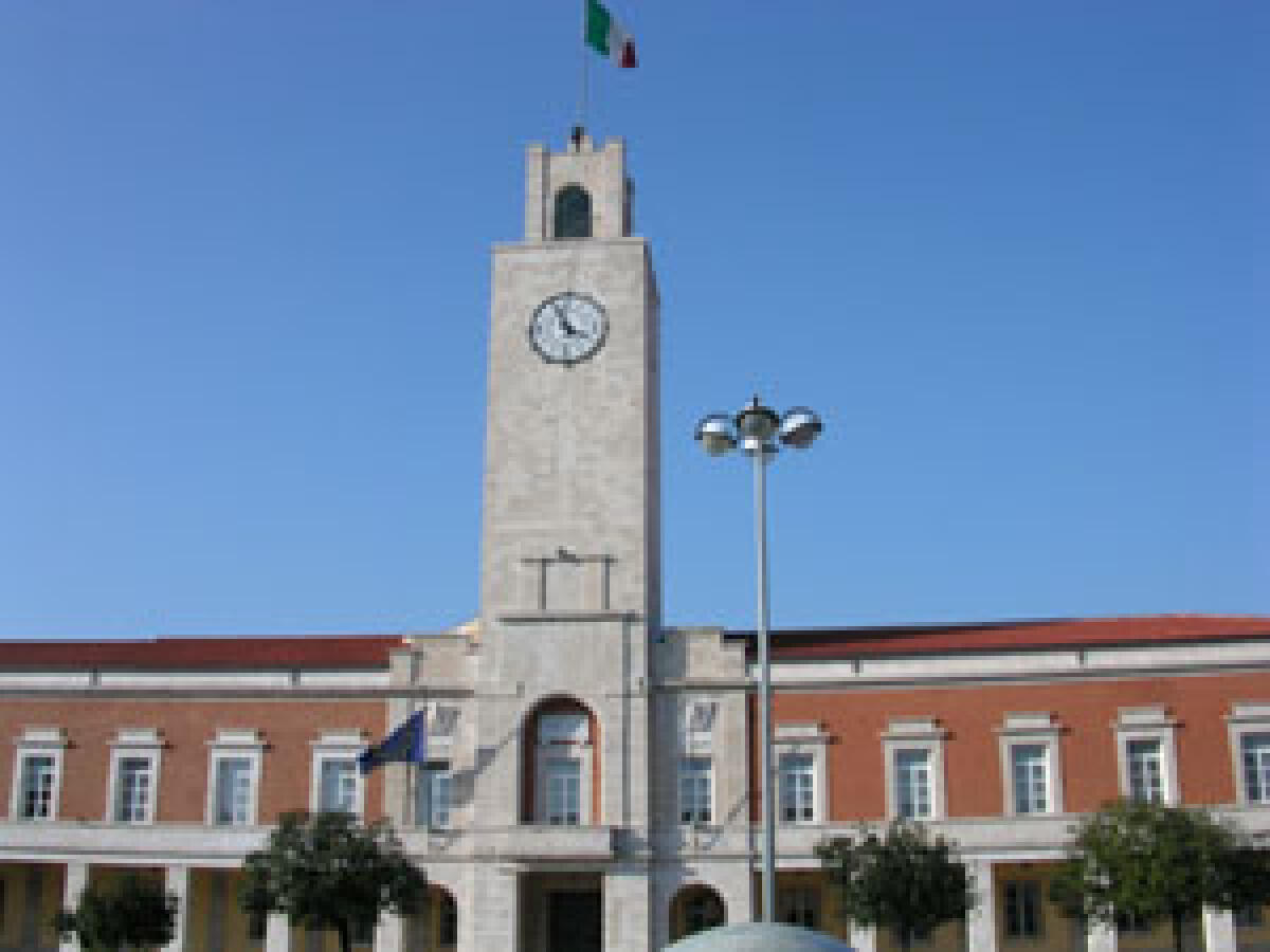 Latina, recuperate due altalene del Parco Mussolini - 