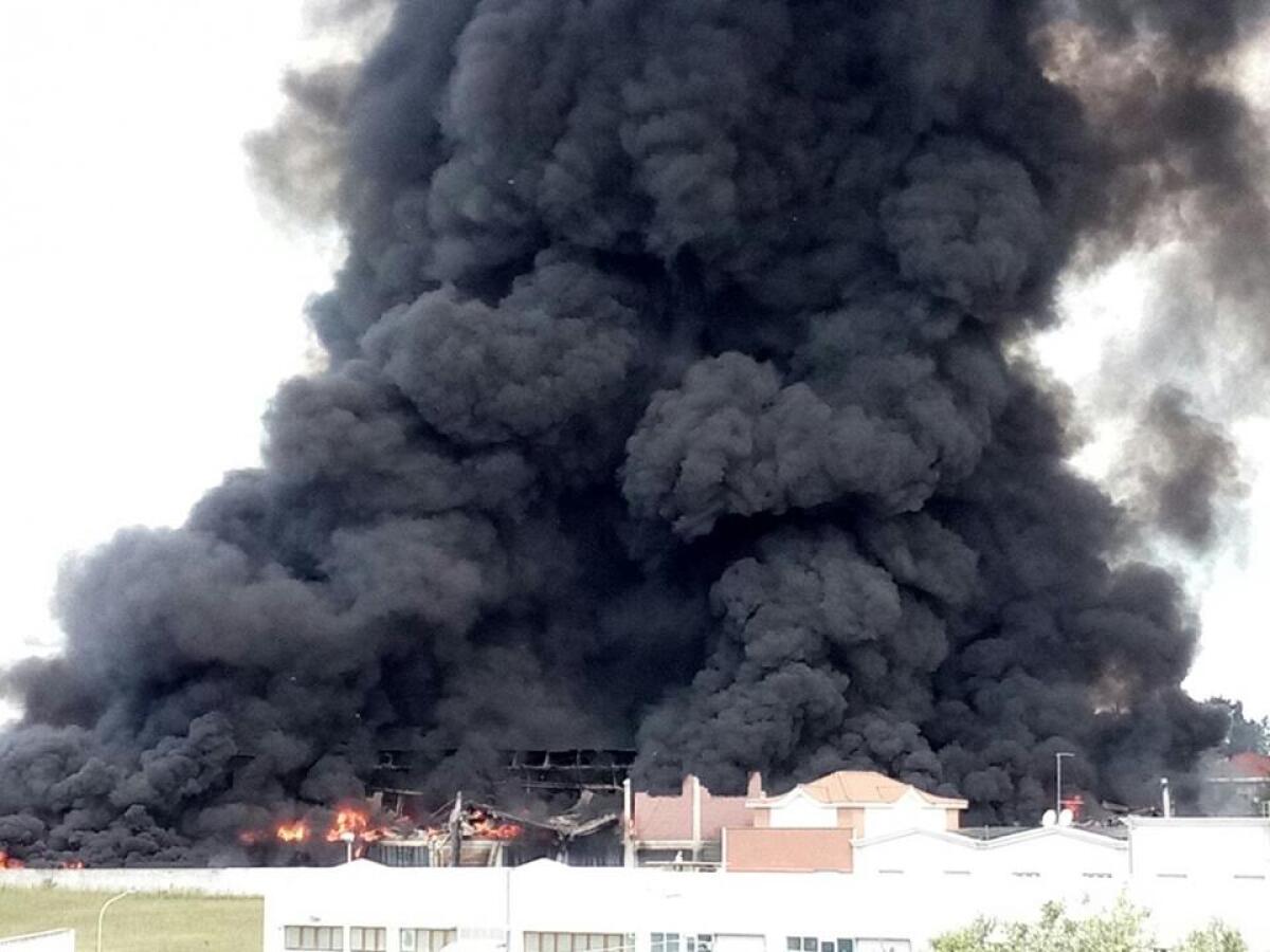 Incendio Eco X, la Regione Lazio: "NO fibre amianto nell'area attorno allo stabilimento" - 