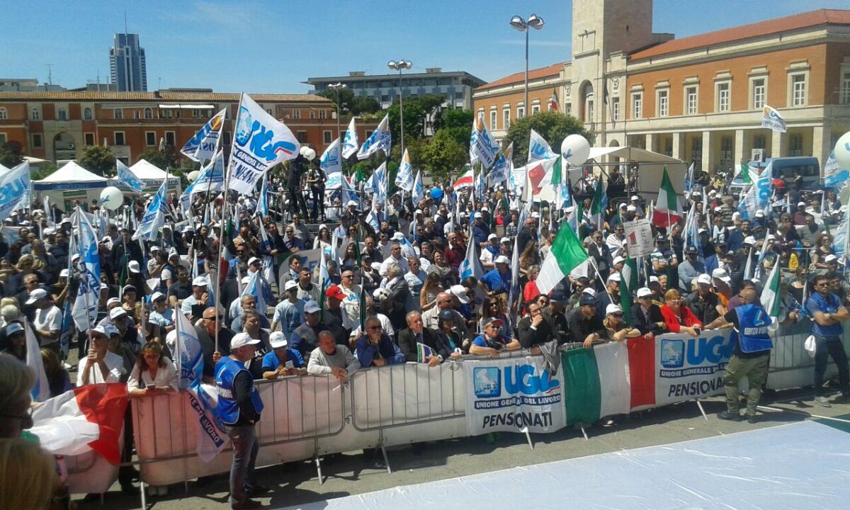 Primo maggio a Latina: corteo di Poliziotti giunti da tutta Italia. - 