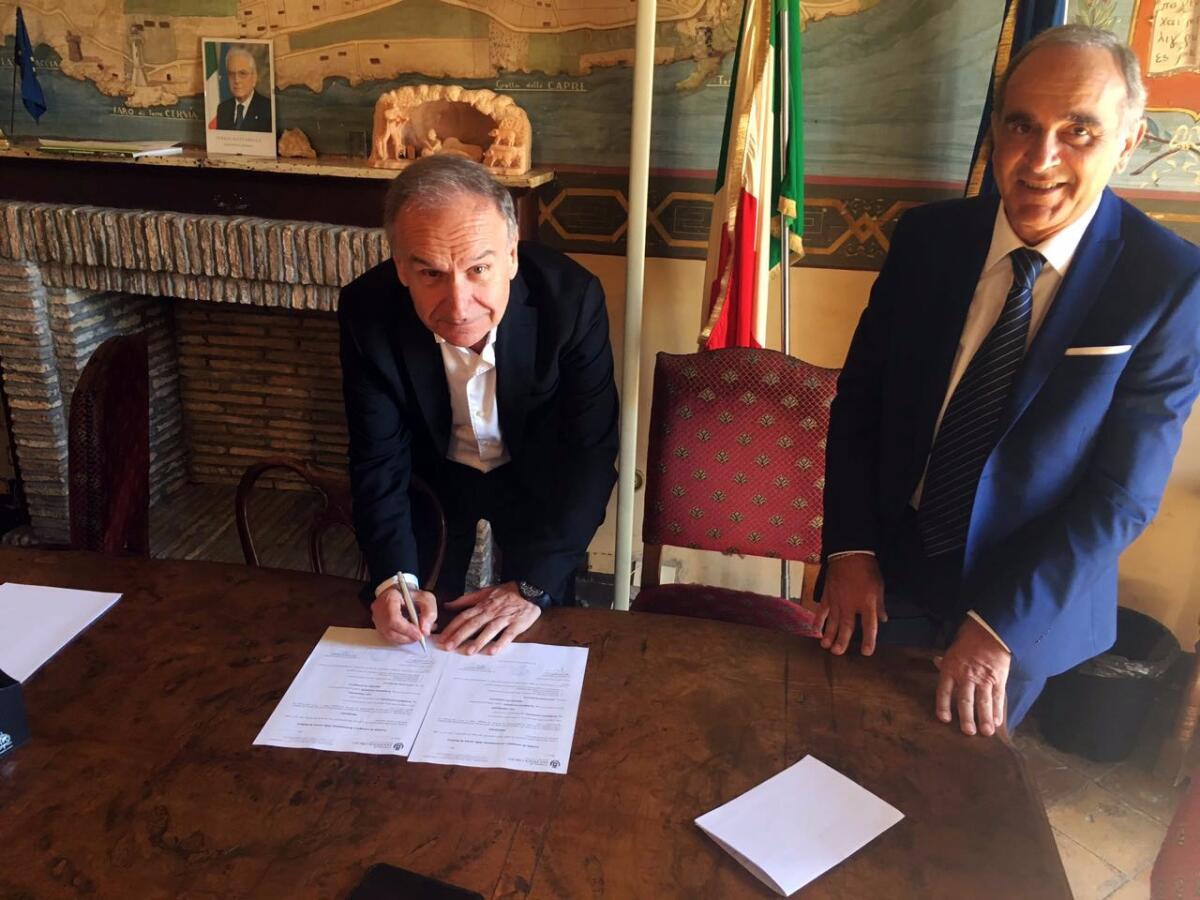 San Felice Circeo, passaggio di consegne tra il sindaco Petrucci e il neo eletto Schiboni - 