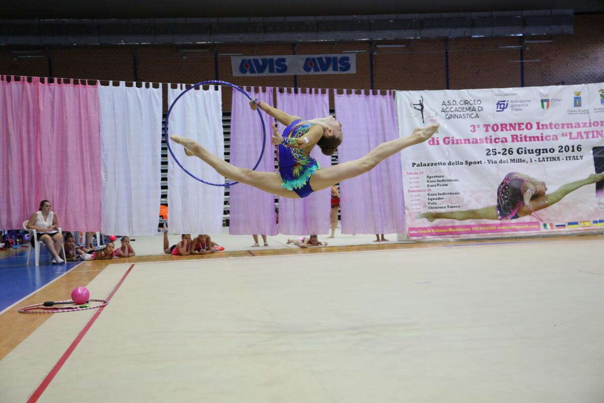 Al Palabianchini di Latina il Torneo Internazionale per club di ginnastica ritmica “Latina in Fiori”. - 
