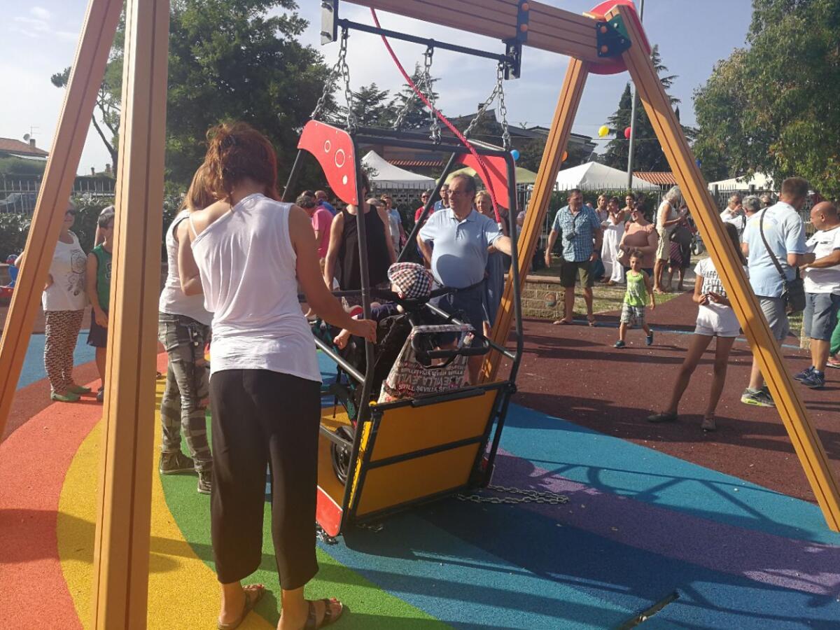 Inaugurato ad Ardea il primo parco pubblico per i bimbi diversamente abili - 