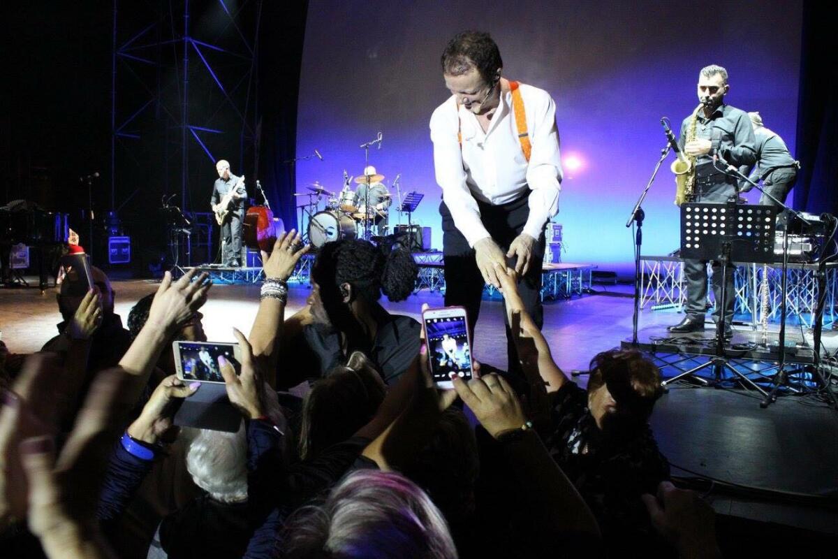 Cisterna, applauditissimo Massimo Ranieri in concerto all'ex Nalco - 