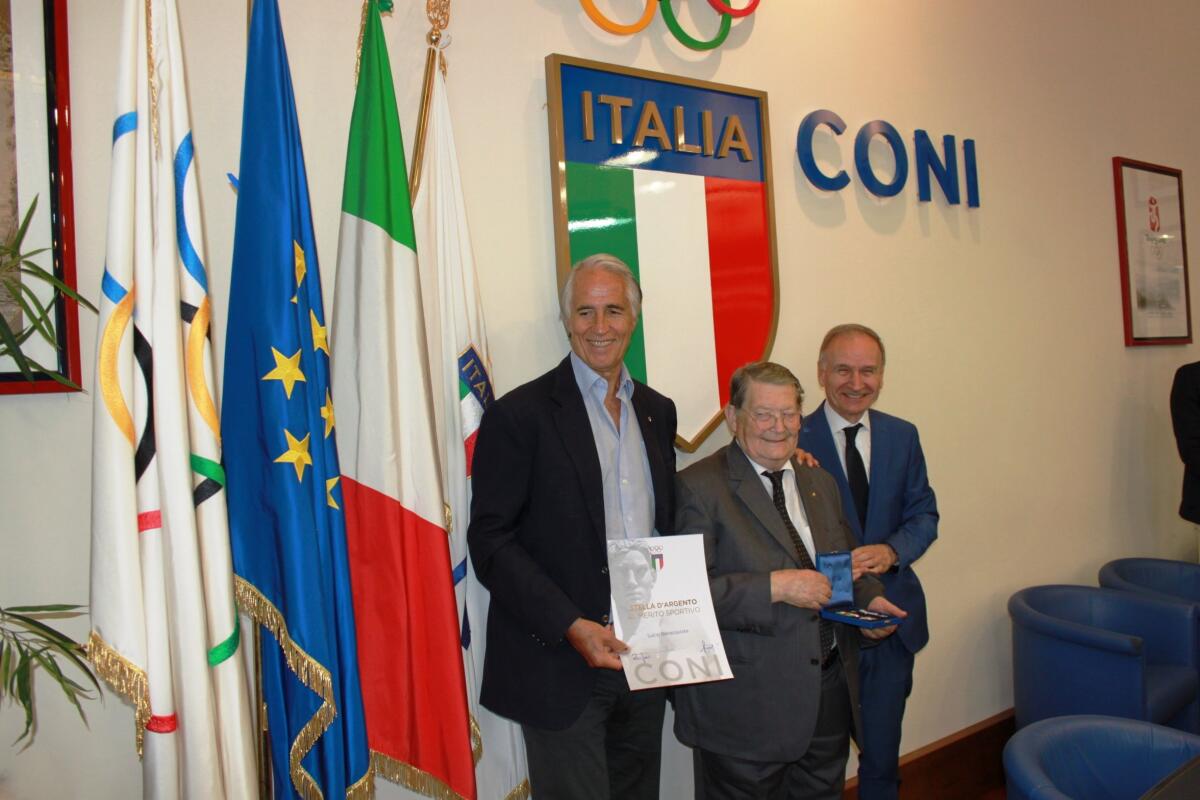Il Presidente della Latina Basket, Lucio Benacquista, insignito della Stella d'Argento del Coni. - 