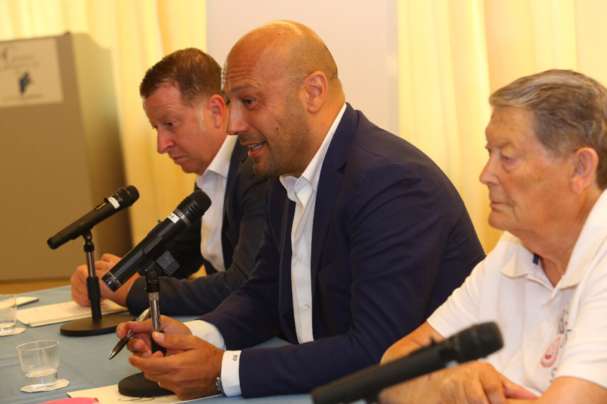 Palabianchini inagibile ed il Comune resta immobile: l'ira dei club sportivi della città. - 