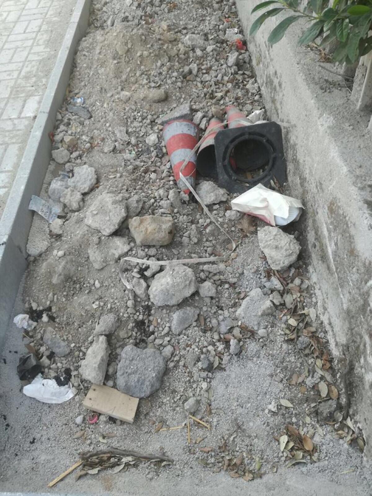 Nuovi marciapiedi a Campo di Carne: la frazione apriliana comunque nel degrado. Le FOTO - 