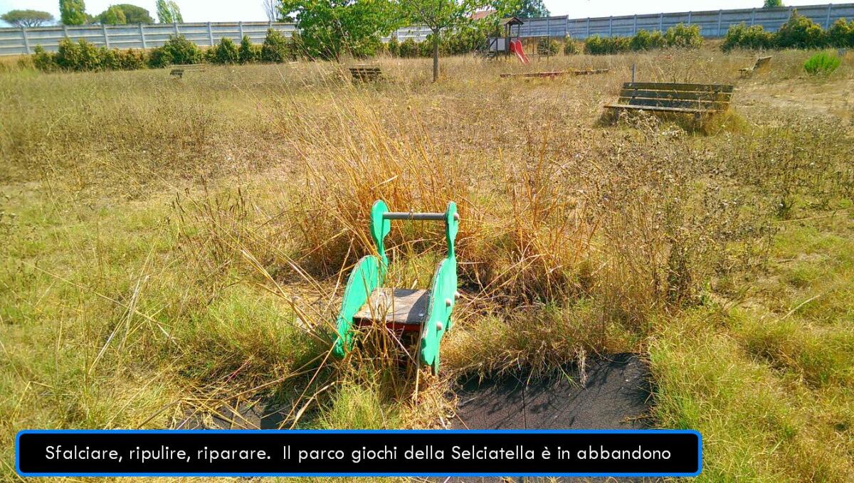 APRILIA-  Il parco giochi di via Selciatella in stato di abbandono, la denuncia. - 