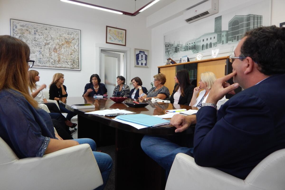 Vertice in Comune ad Aprilia con tutti i dirigenti scolastici - 