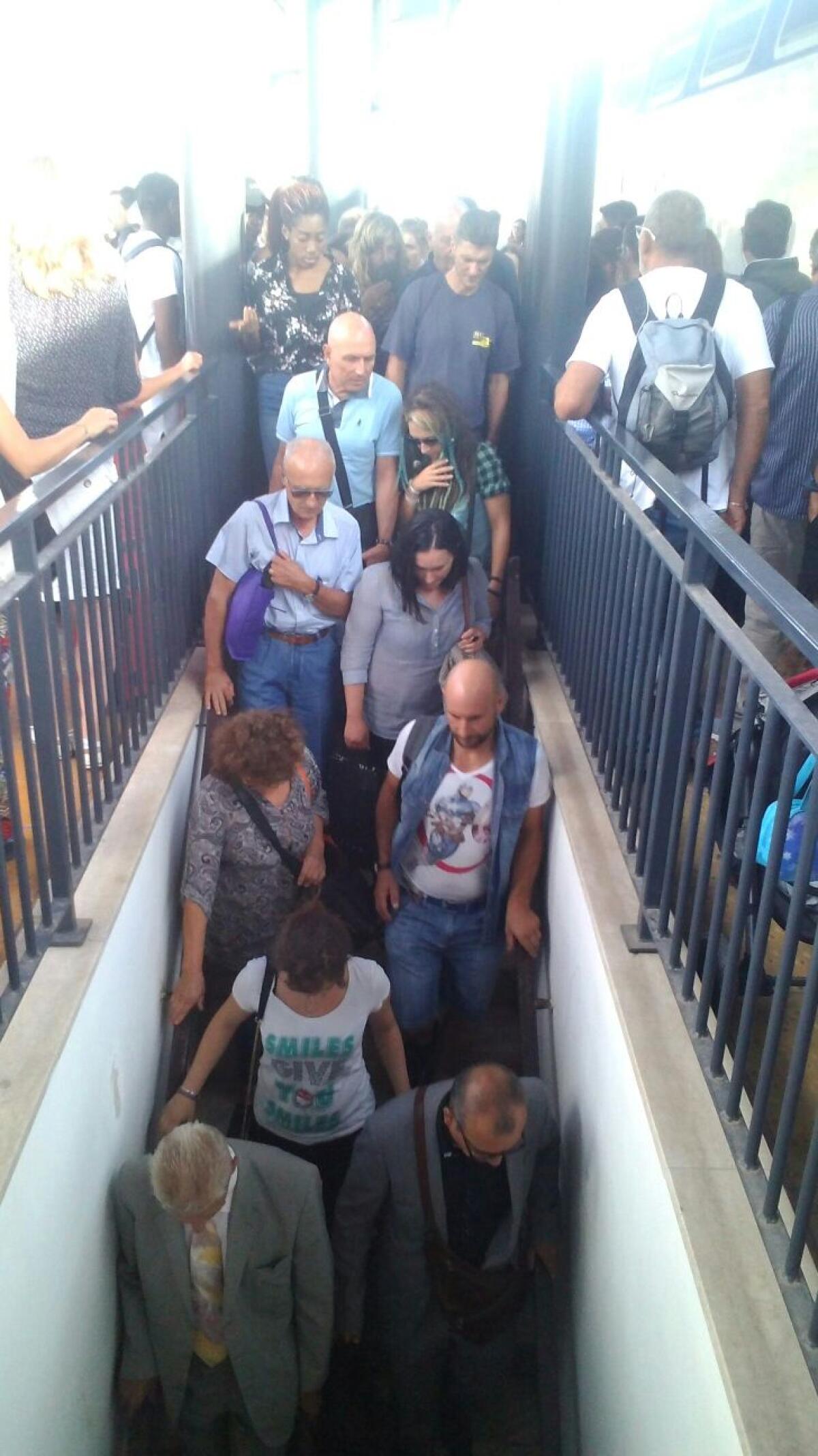 Ennesima odissea per i pendolari della Nettuno-Roma. Il racconto di Rosalba Rizzuto. - 