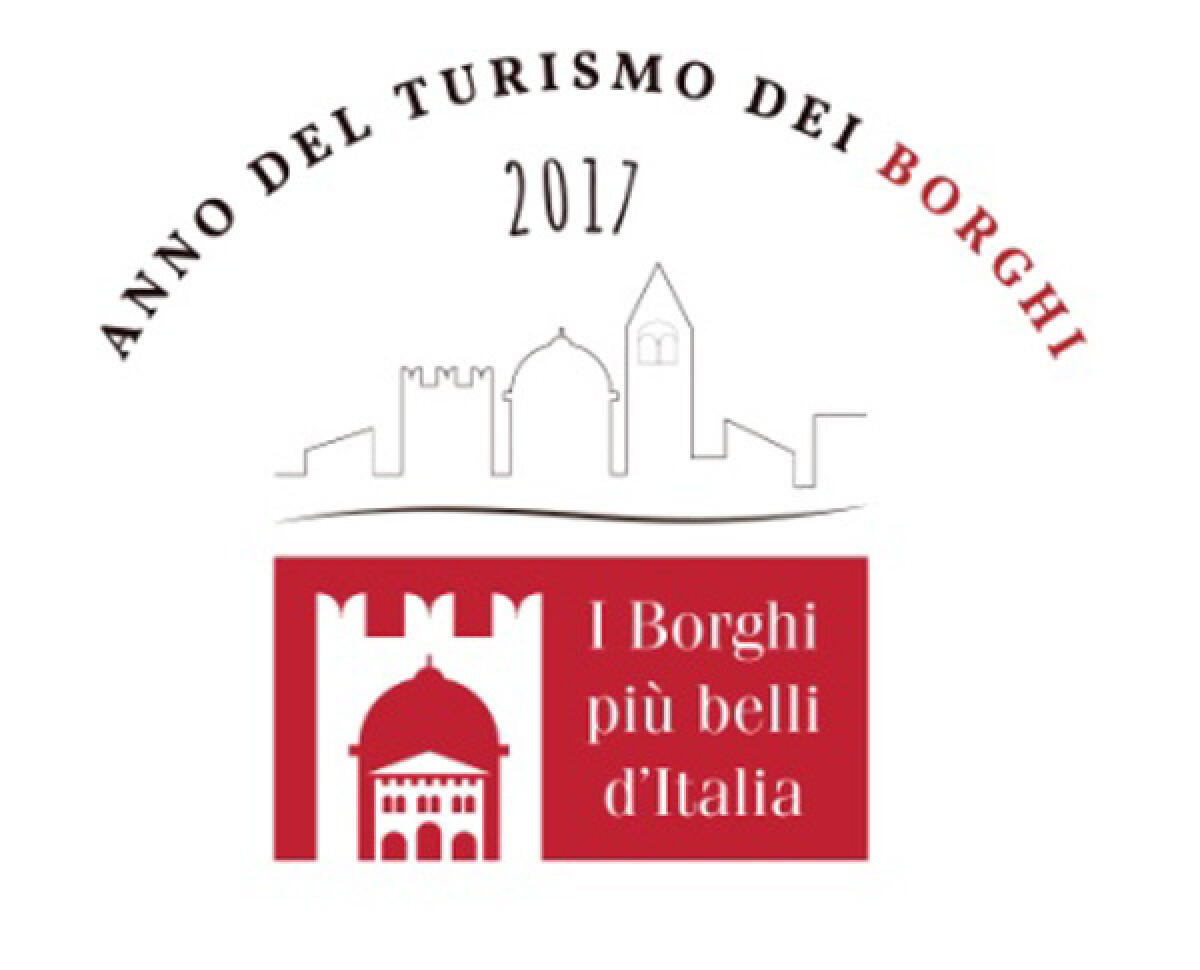 A Sperlonga la prima tappa del raduno di auto d’epoca “Ruote nella storia”. - 