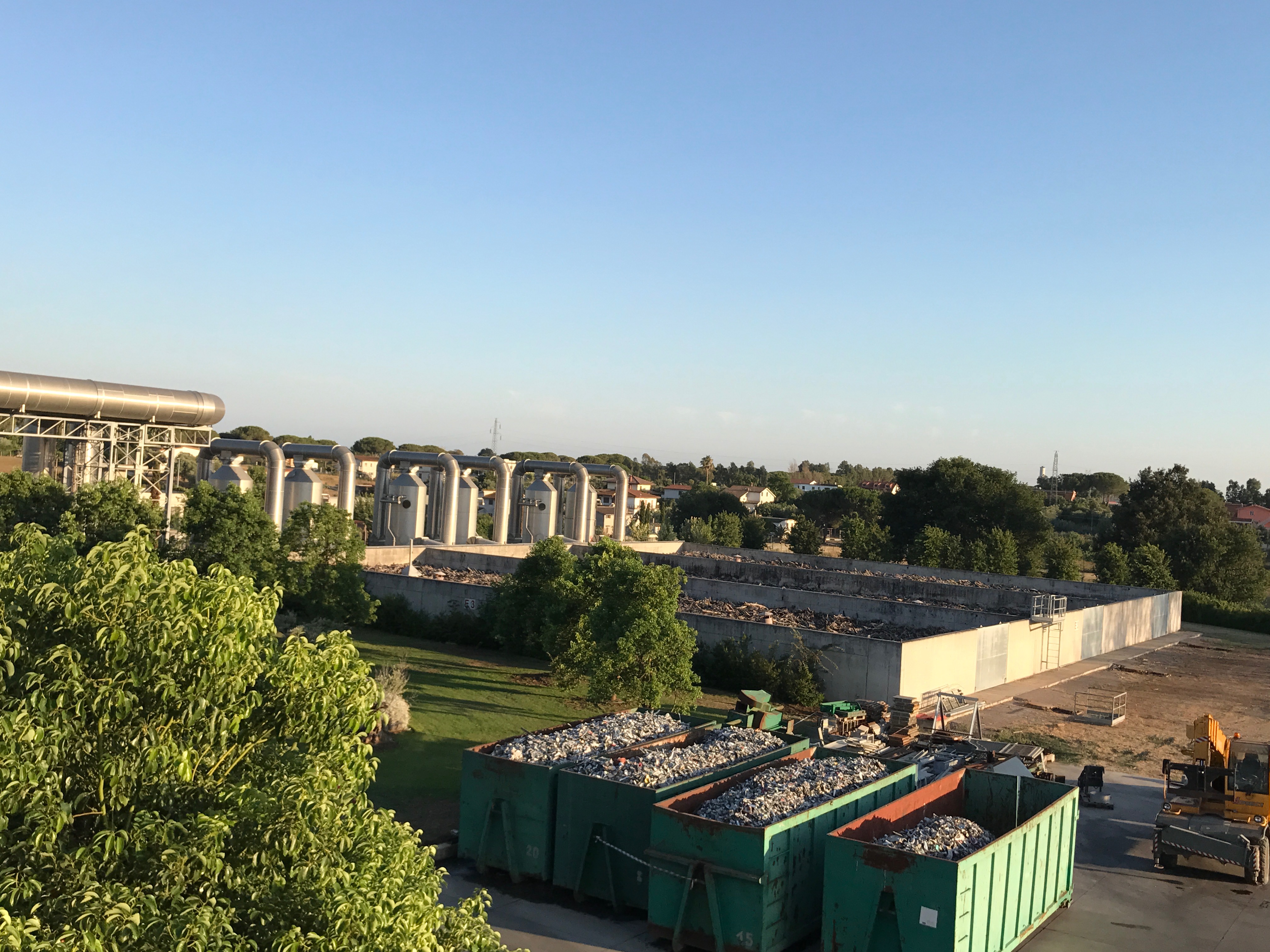 Vista dall'alto del piazzale esterno della Rida