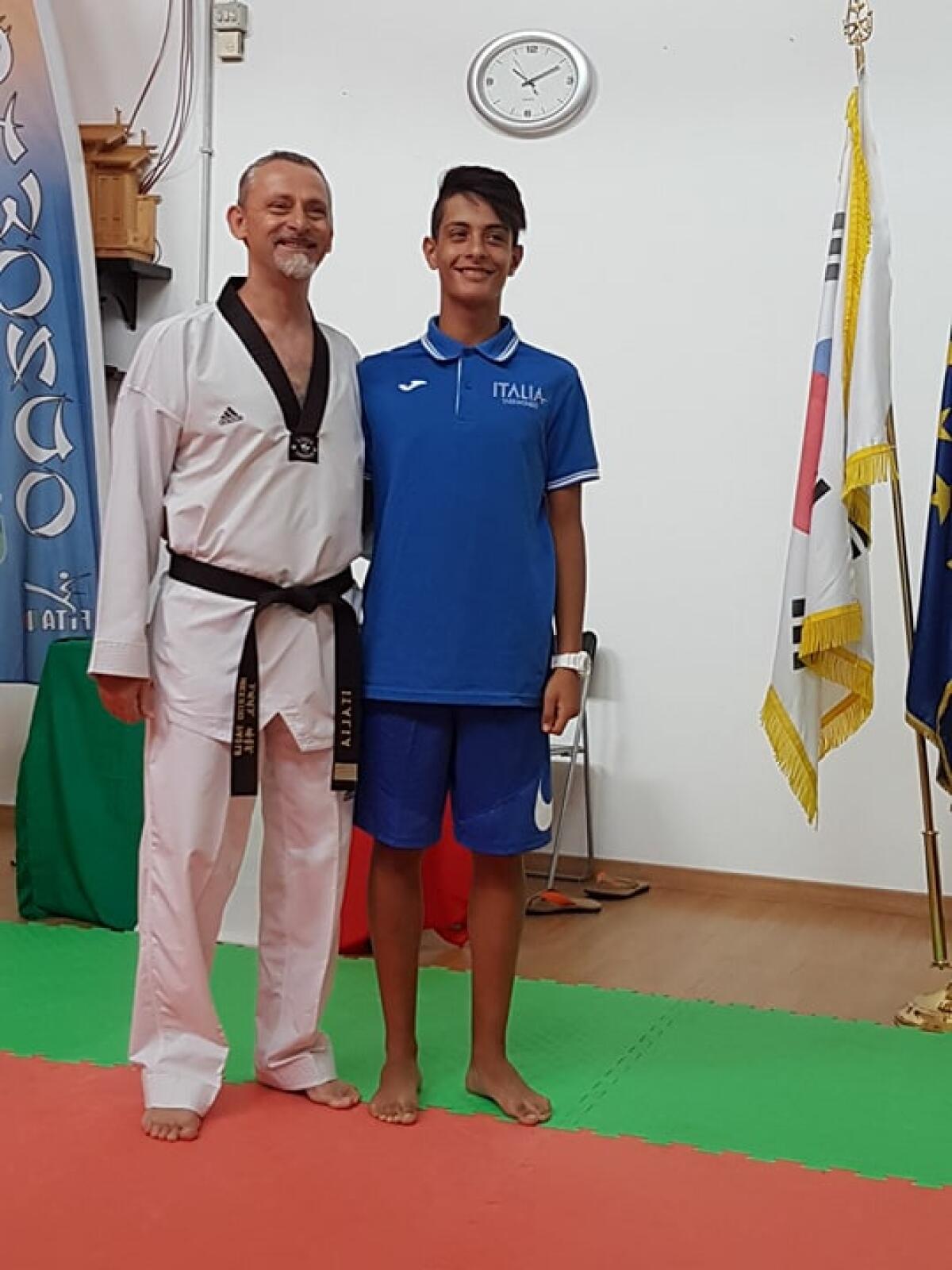 Medaglia d'oro ai campionati europei di Taekwondo per l'apriliano Lorenzo Glaviano - 