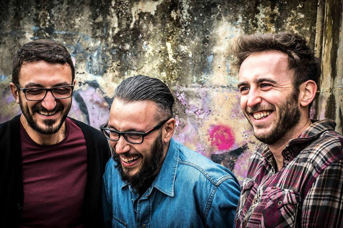 Instapunk, il nuovo video de "I Goldoni" contro l'abuso dei social - 