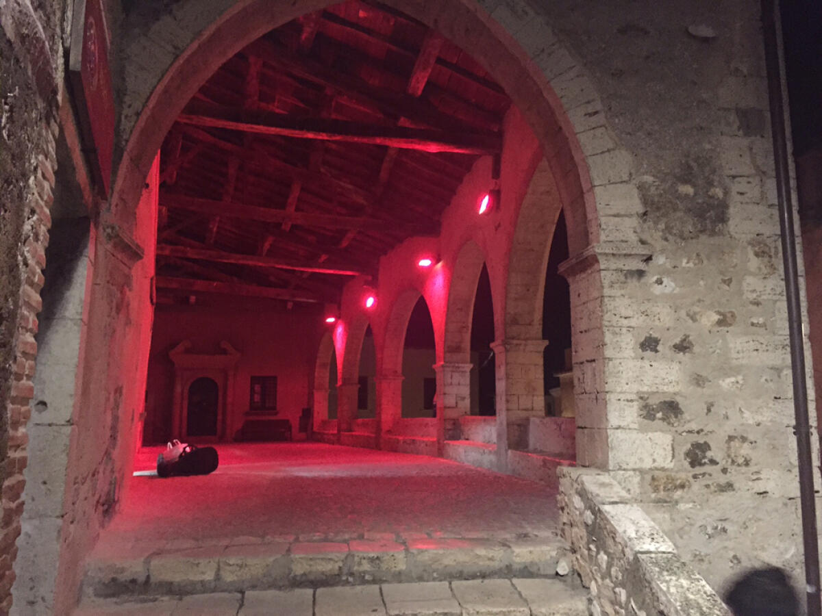 SERMONETA - Loggia dei Mercanti e rotonda Menossi illuminate di rosa per l’Ottobre Rosa della Lilt. - 
