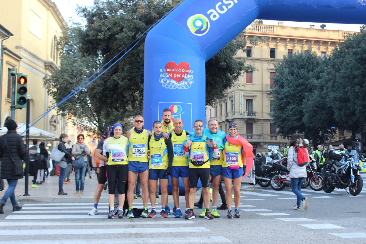 Gli atleti della Runforever Aprilia alla Maratona di Verona. - 