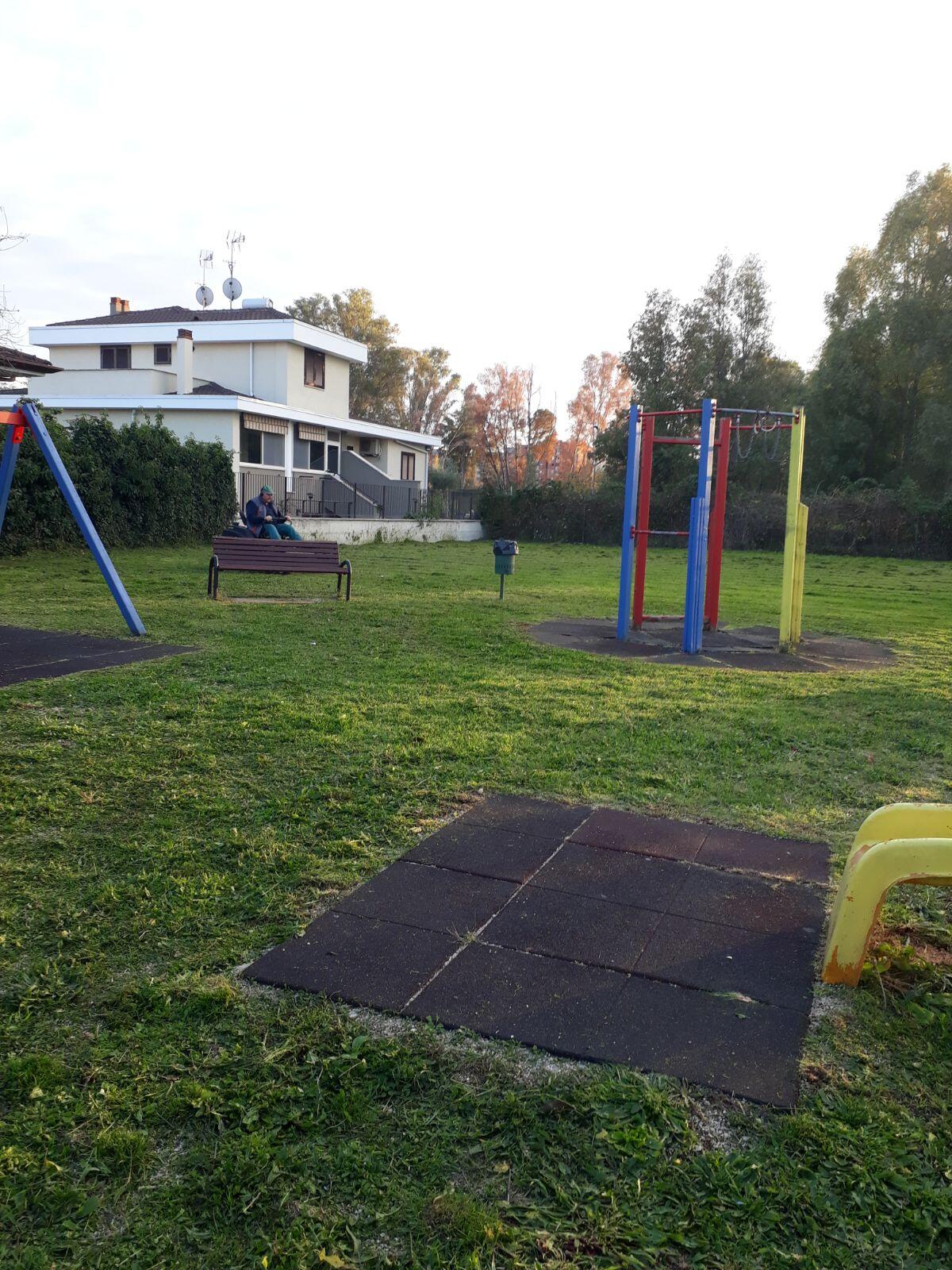 Latina - Dopo gli atti vandalici, riapre il parco di via Pantanaccio - 