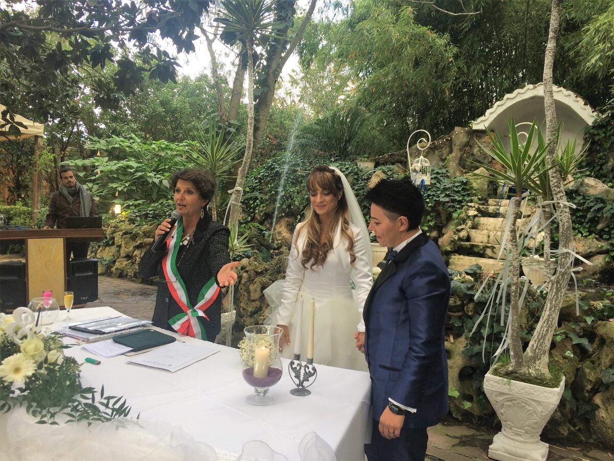 Villa Patrizia accoglie la prima unione civile di Latina tra due donne - 