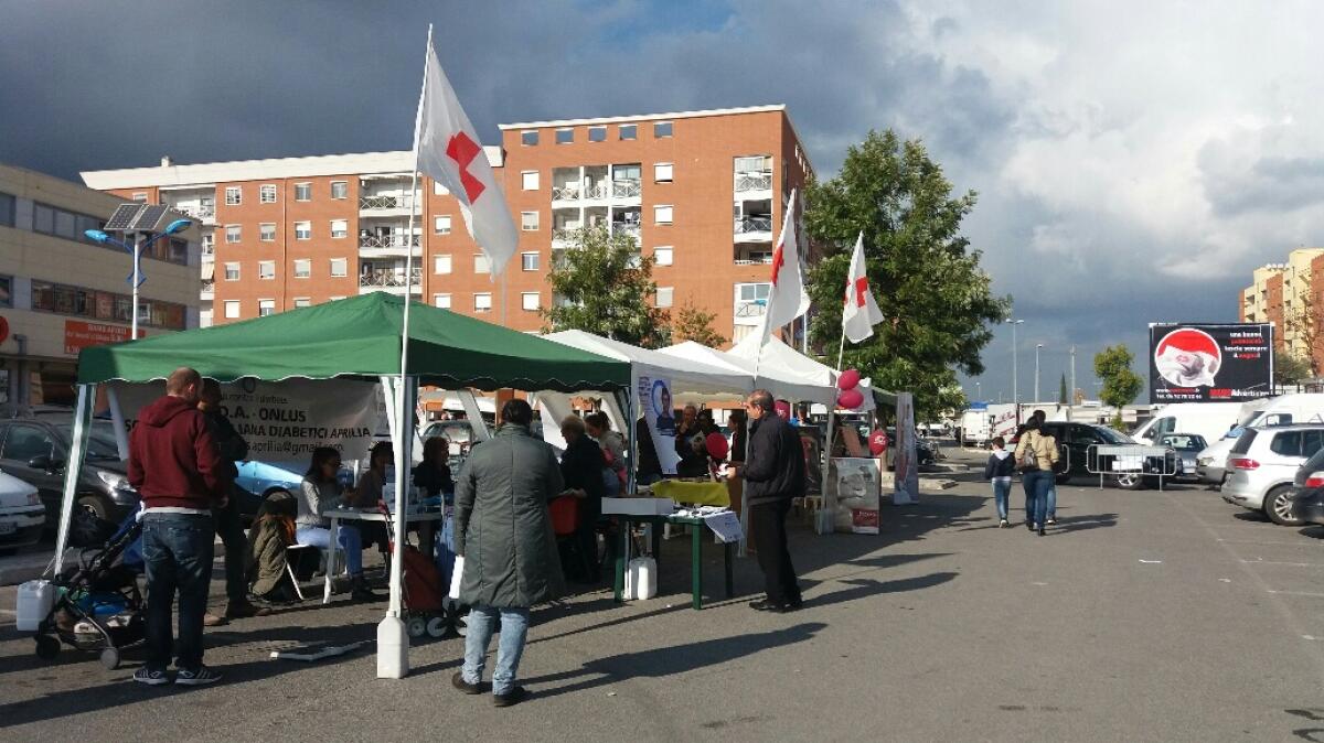 Successo per la campagna dell'Aida ad Aprilia contro il diabete. In 4 soccorsi con urgenza - 