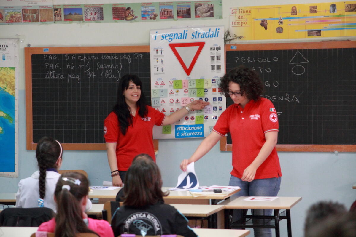 Dai precedenza alla vita 2.0, a Latina fiaccolata per le vittime della strada - 