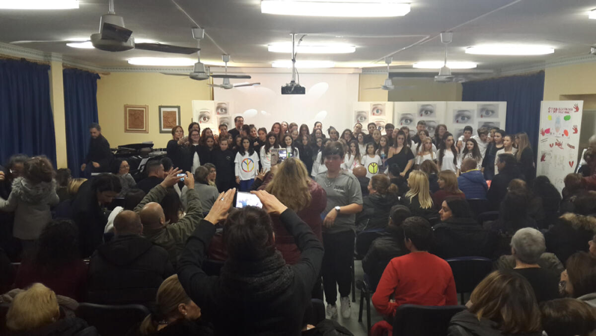 Aprilia - "Ti amo da morire", applausi per lo spettacolo dell'Istituto Matteotti - 