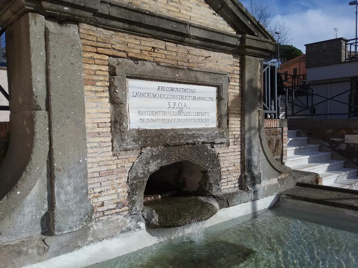 Inaugurati i lavori di restauro degli storici lavatoi de Le Mole ad Albano - 