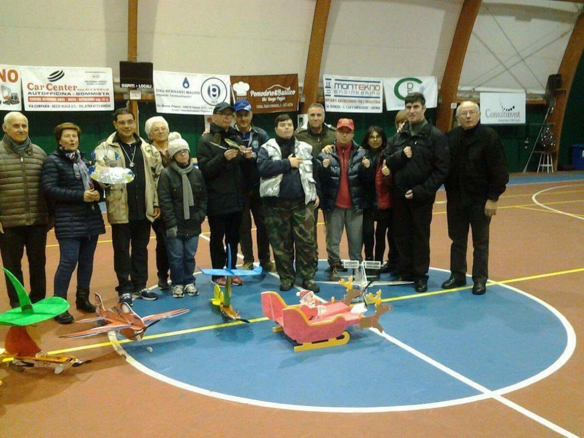 Sermoneta apre all'attività per disabili con il volo radiocomandato indoor - 