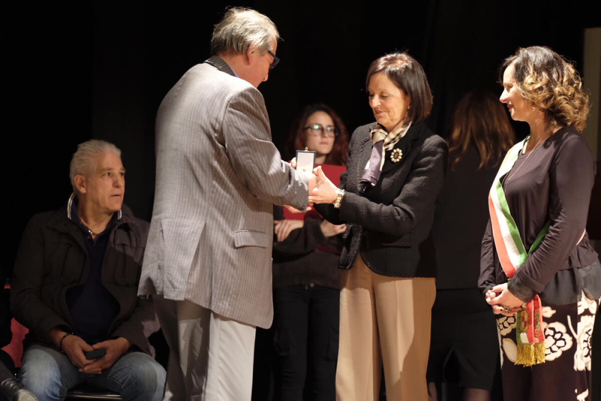 Giorno della Memoria: il Prefetto di Latina consegna le Medaglie d'Onore ai familiari di 10 cittadini pontini. - 