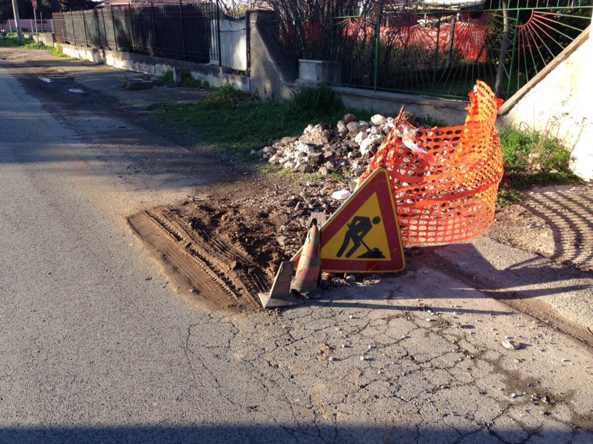 Ancora toppe in via Genio Civile ad Aprilia, la denuncia del Comitato di Quartiere - 