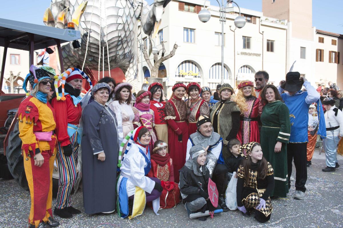 Carnevale Apriliano, le foto più belle e i volti di chi ha partecipato - 