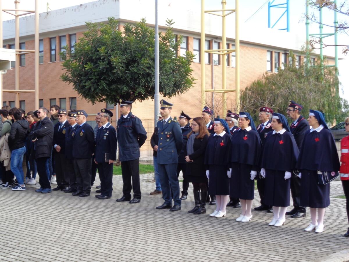 Aprilia - Un ricordo per la Pace, fiori per i caduti rimasti senza sepoltura - 