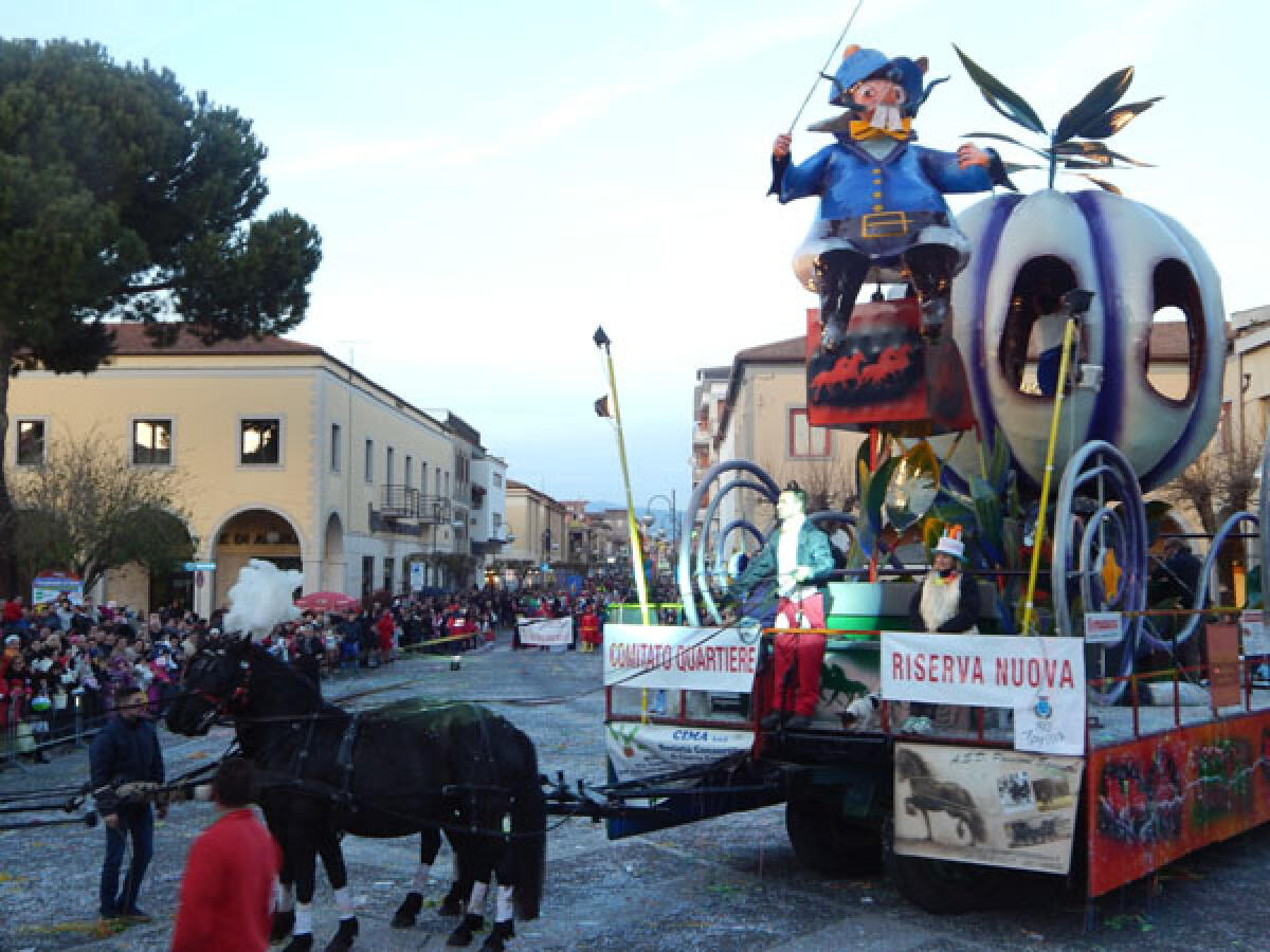 Entra nel vivo il “Carnevale Apriliano”: il programma delle sfilate dei carri. - 