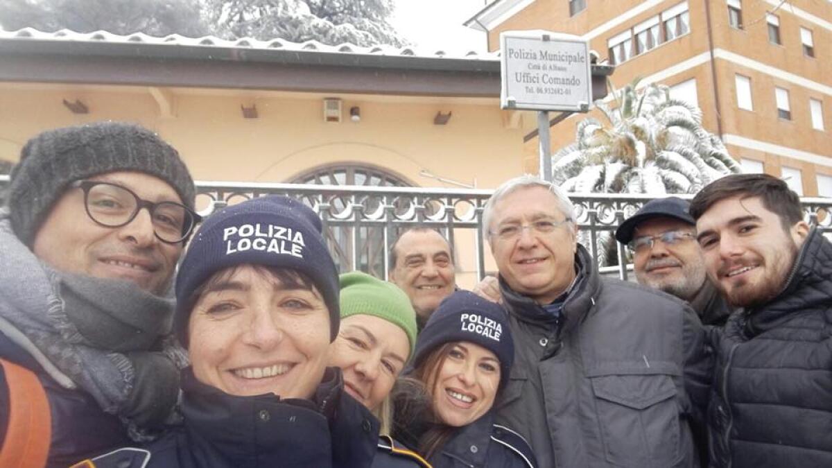 Emergenza neve, ad Albano mezzi al lavoro dalle 6 di questa mattina. Il sindaco: "Grazie a vigili e volontari" - 